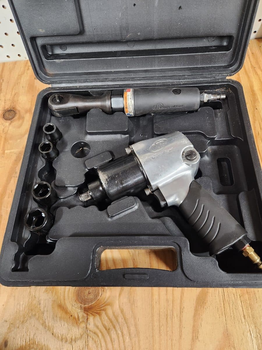 Ingersoll Rand 1/2" impact and 3/8" air ratchet combo - Image 1