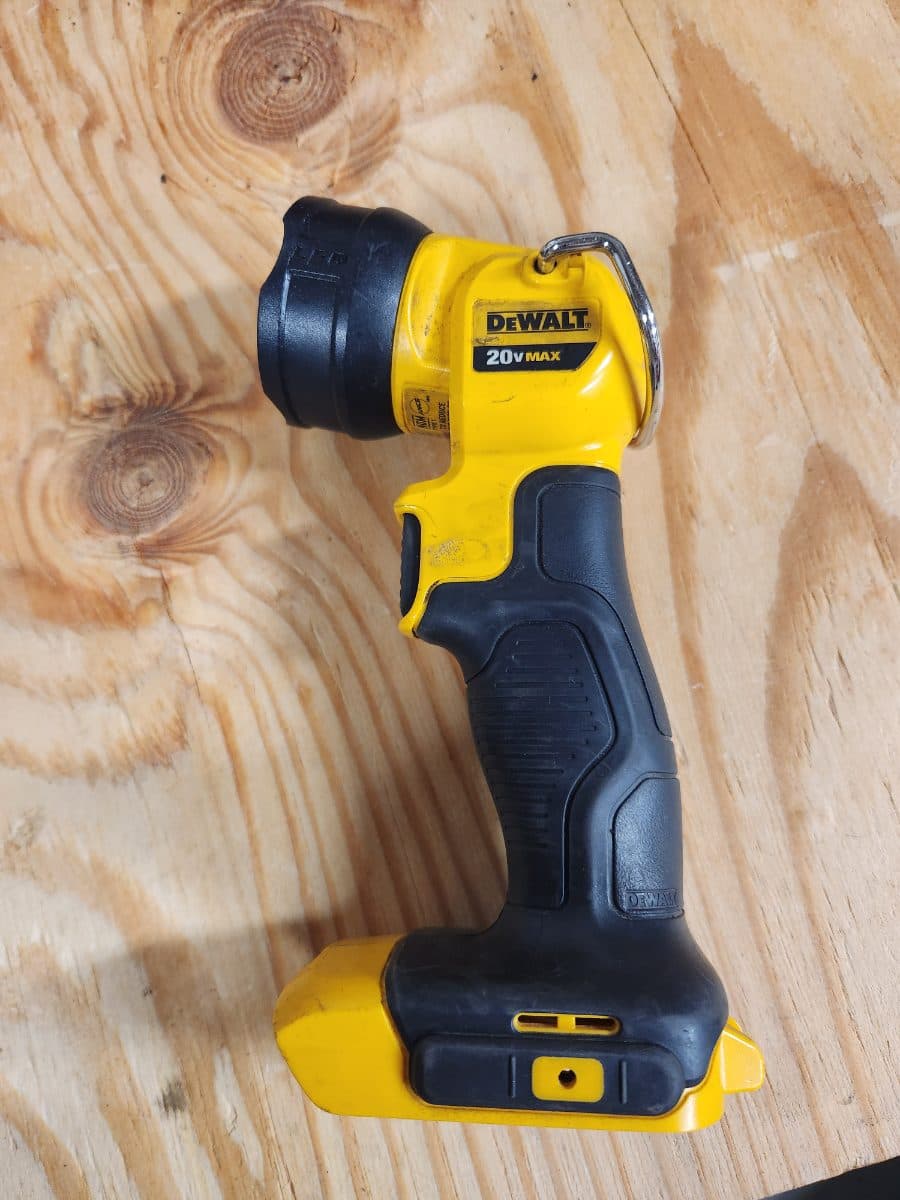 dewalt flash light - Image 1