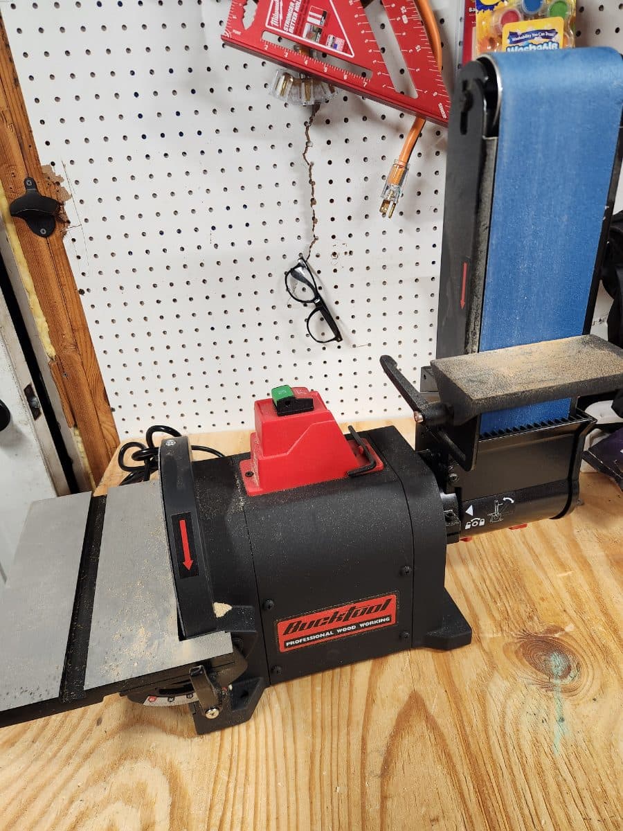 Bucktool Belt and Disc Sander - Image 1