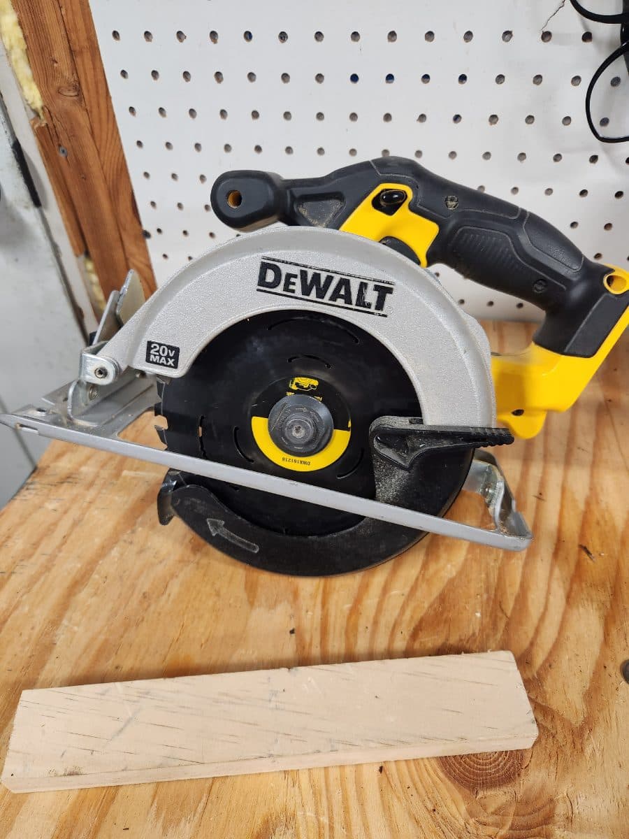 Dewalt Circular saw - DCS393 - Image 1