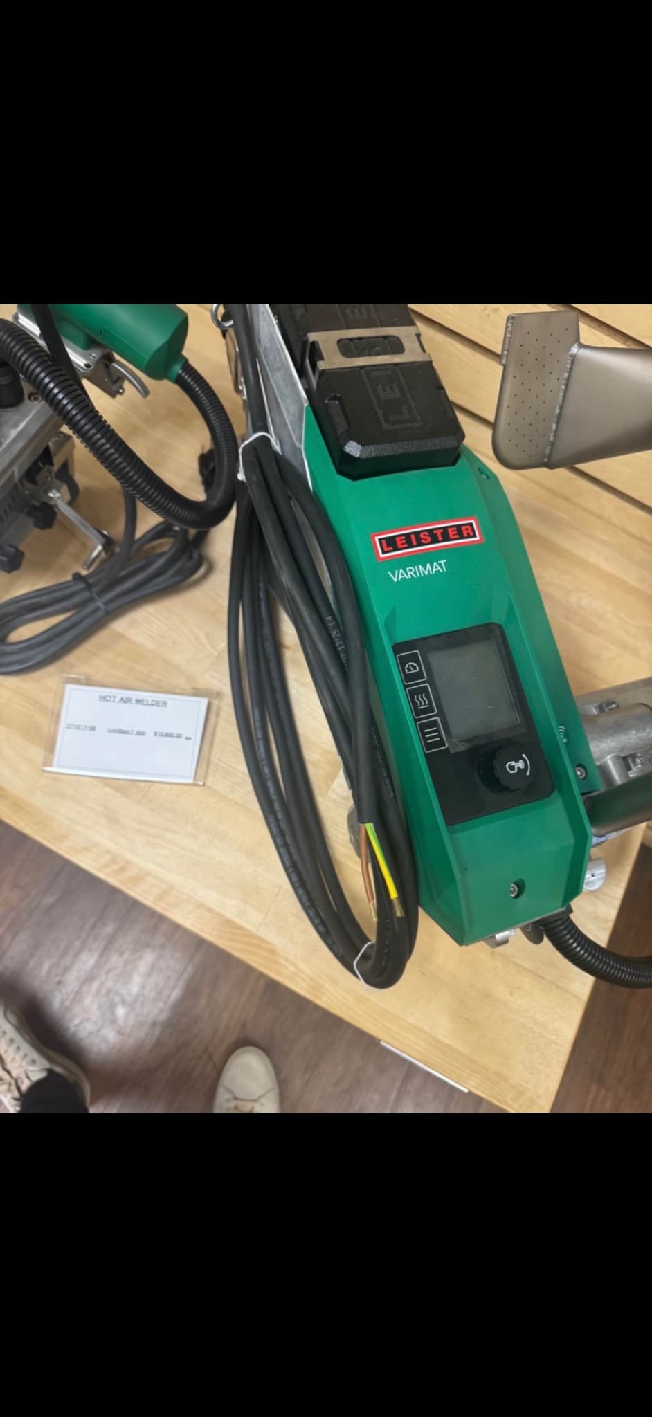 Flat top roof welder